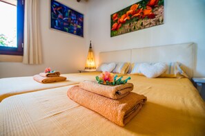 3 chambres, fer et planche à repasser, Wi-Fi gratuit, draps fournis