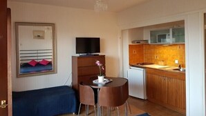 1 bedroom, iron/ironing board, WiFi (free), bed sheets - Studio Orsoni - See View (Calvi)