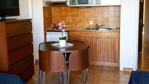 Coffee/tea maker, fridge, microwave, oven - Studio Orsoni - See View (Calvi)
