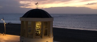  Comfortable holiday center house with its own garden directly at the nature reserve