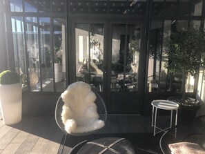 Terrace/patio - Beautiful contemporary villa (Rochefort-du-Gard)