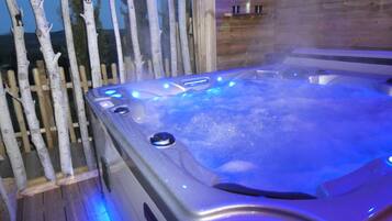 Bain à remous extérieur