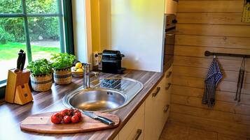 Kühlschrank, Ofen, Herdplatte, Geschirrspüler