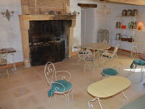 Dining - Unique 15th Century Mill with Enclosed Garden (Arpheuilles)