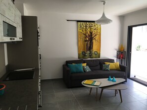 Fernseher, DVD-Player, Videothek
