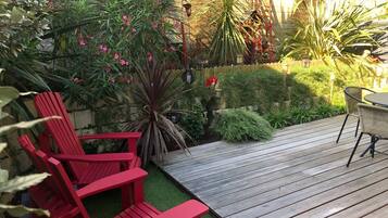 屋外ダイニングエリア