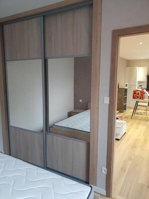 1 bedroom, iron/ironing board, WiFi, bed sheets