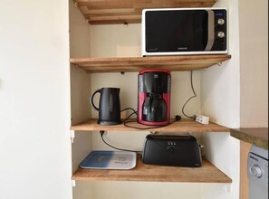 Réfrigérateur, micro-ondes, four, lave-vaisselle