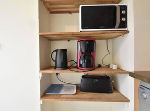 Réfrigérateur, micro-ondes, four, lave-vaisselle