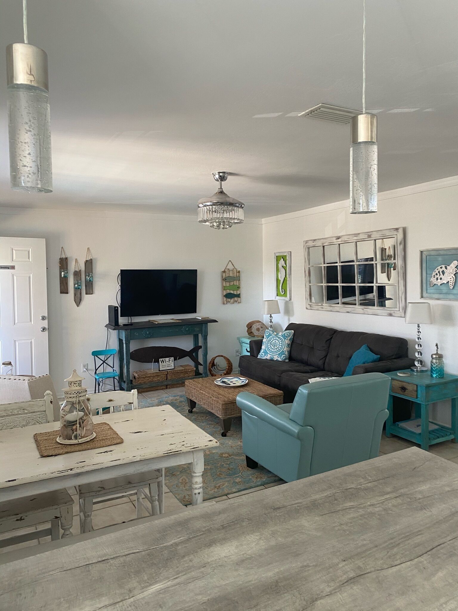 Great deal for Labor Day! Check in early on Friday and check out late on Monday!