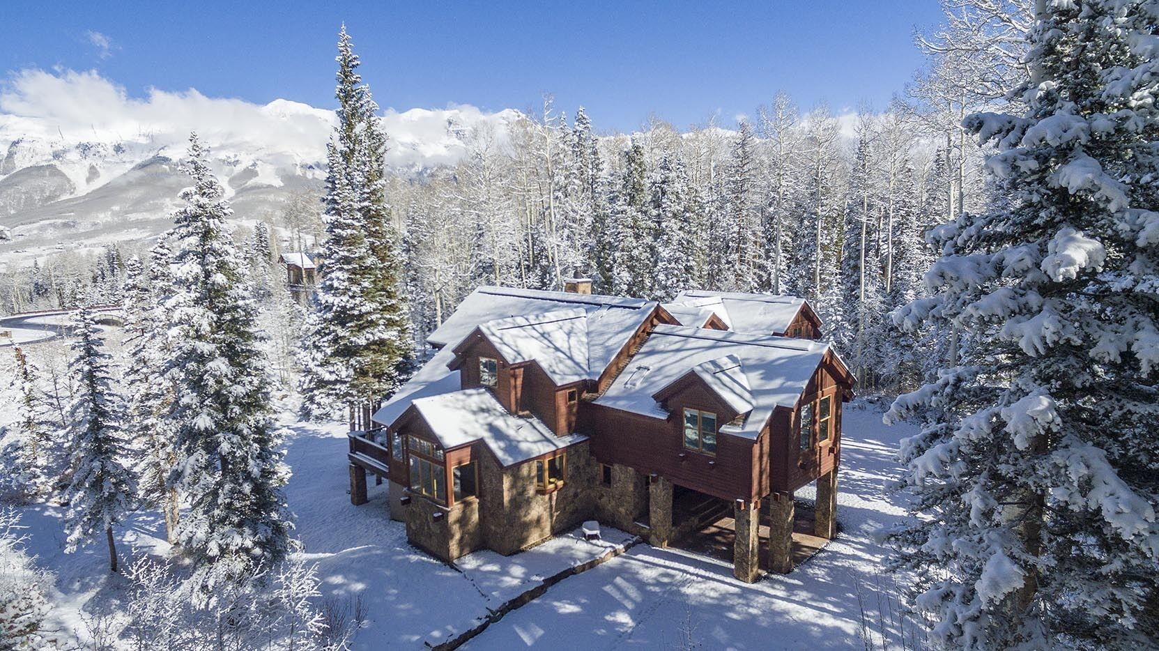 Spectacular 8-bedroom ski-in & ski-out luxury slope-side home