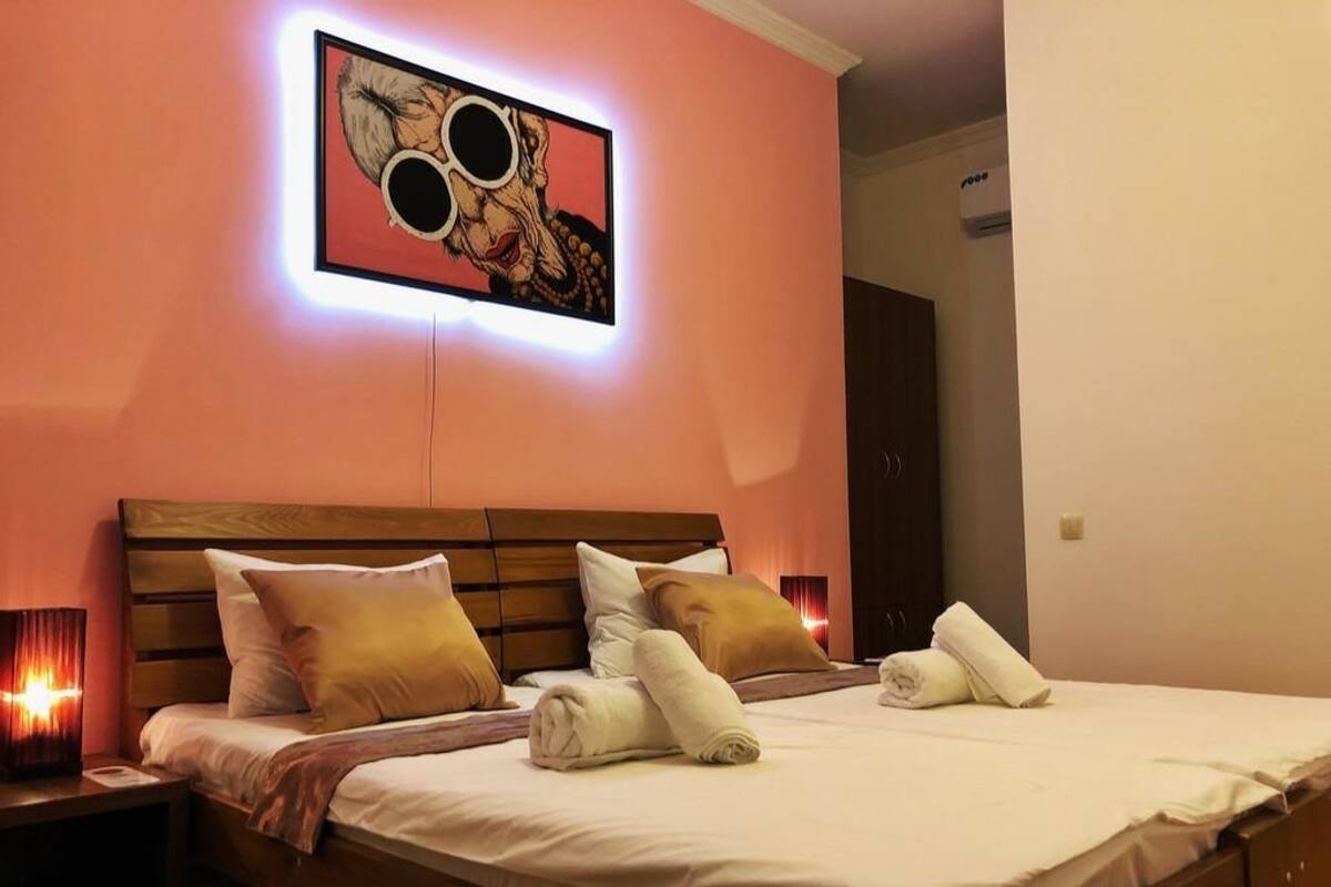 Soundproofing, WiFi (free), bed sheets