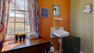 Jabón y papel higiénico