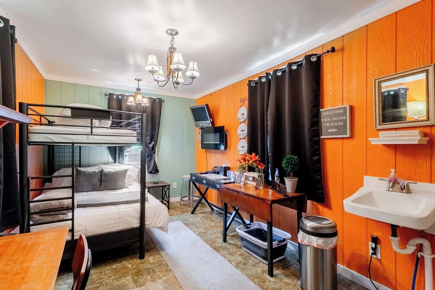 1 bedroom, free WiFi, bed sheets