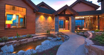 Stunning #1 award winning modern Mountain Home. Spectacular Views! Fully loaded.