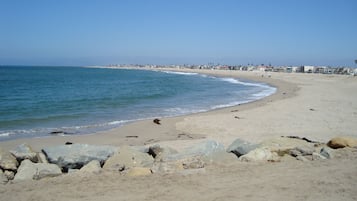 Beach nearby, sun loungers