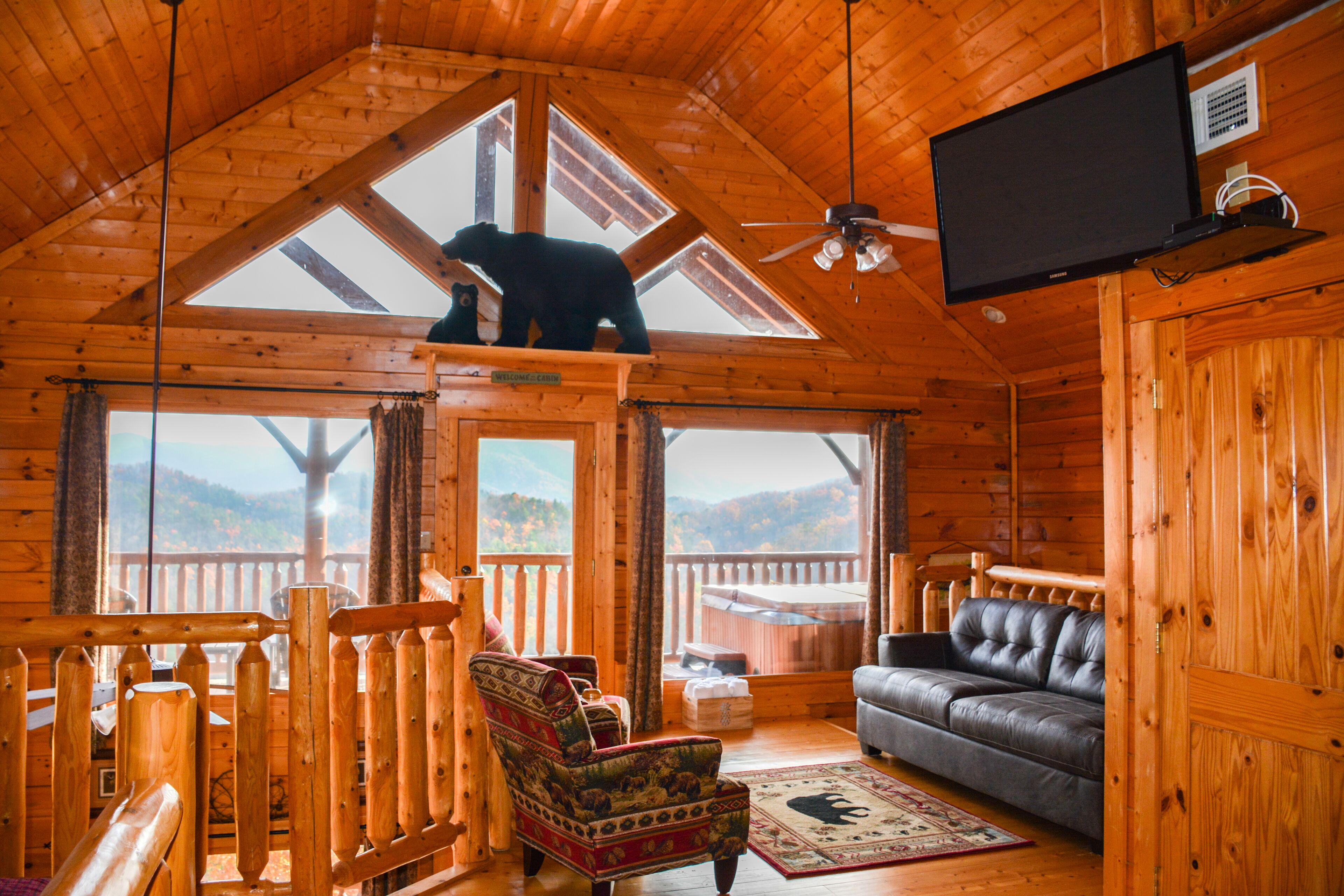 NEWLY RENOVATED! 3/3-BATH W/LOFT AWESOME MTN. VIEWS. WI-FI. SLEEPS UP TO 12.