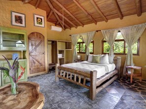 10 Schlafzimmer, Zimmersafe, Bügeleisen/Bügelbrett, WLAN
