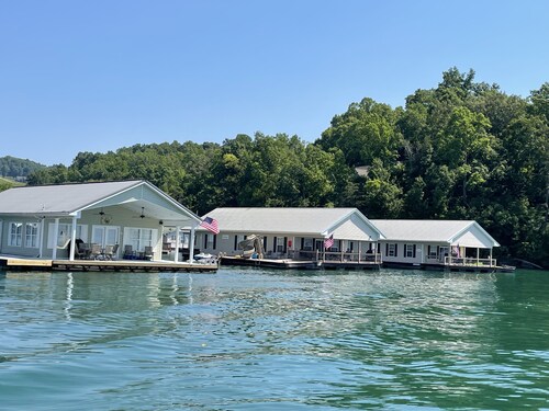 Genießen Sie einen schwimmenden Urlaub am Norris Lake