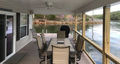 Floating Holiday #1 on Norris Lake at Springs Dock Marina.
