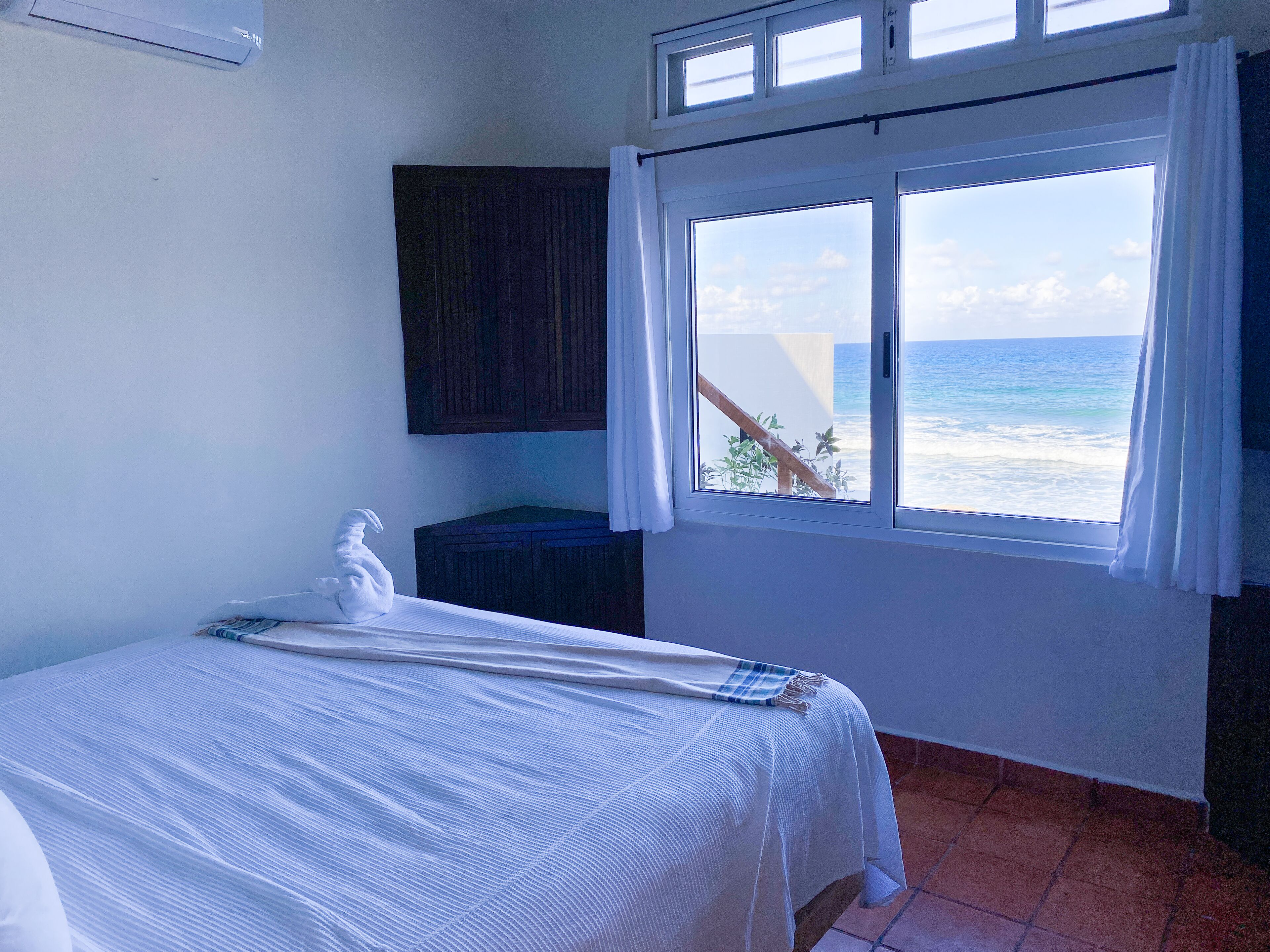 Newly renovated beautiful 3 Bedroom Caribbean Front Home