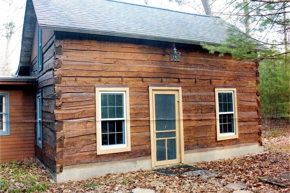 Peace Lodge - Hand-Hewn Log Cabin In The Woods