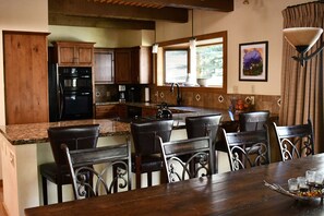 Coffee/tea maker, fridge, microwave, dishwasher