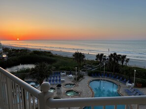 Piscine couverte, piscine extérieure