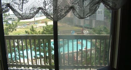 Hatteras Heaven® - Oceanfront 2BR/2 Bath Condo - Pool, Renovated Kitchen, King
