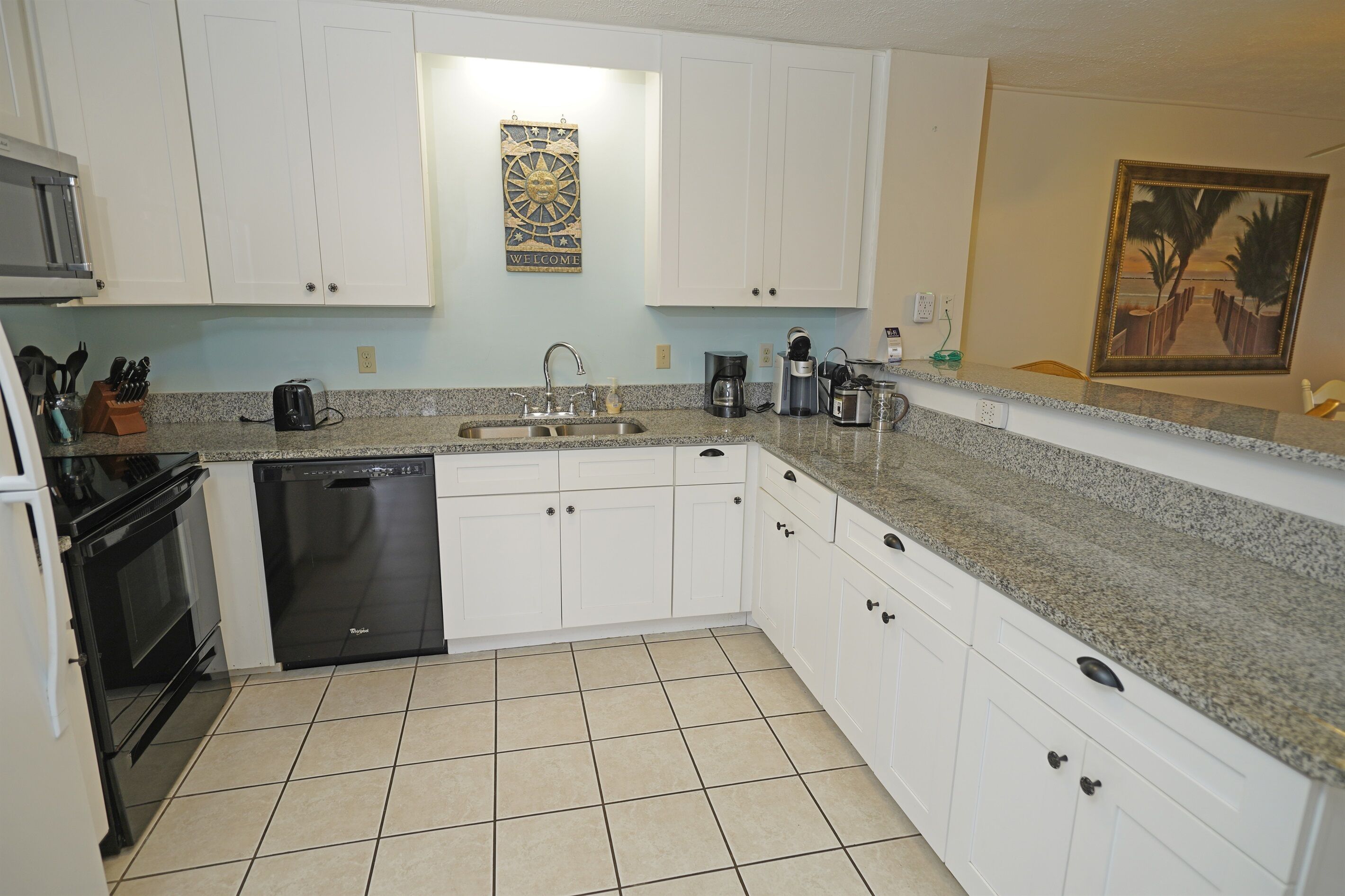 Hatteras Heaven® - Oceanfront 2BR/2 Bath Condo - Pool, Renovated Kitchen, King 