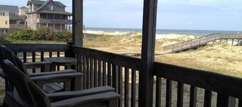 Hatteras Heaven® - Oceanfront 2BR/2 Bath Condo - Pool, Renovated Kitchen, King 