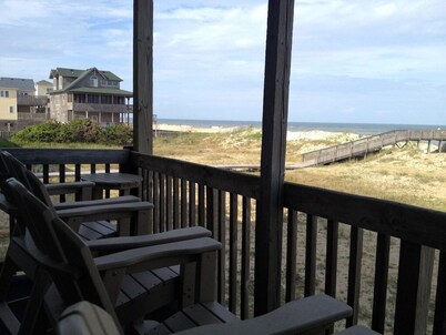 Hatteras Heaven® - Oceanfront 2BR/2 Bath Condo - Pool, Renovated Kitchen, King 
