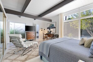 3 Schlafzimmer, Schreibtisch, Bügeleisen/Bügelbrett, Reisekinderbett