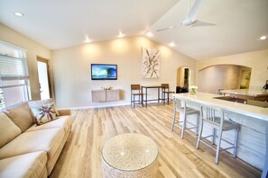 Smart TV, DVD player, table tennis, books - Amazing House with Pool, Spa, Cabana & More Kihei Wailea Area (Wailea)