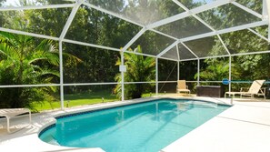 Piscine extérieure, piscine chauffée