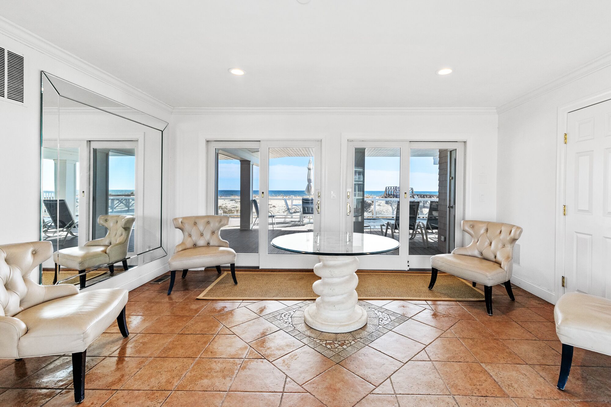 8BR Glamorous Oceanfront Home with Pool+Jacuzzi. Last Minute Deals Available!