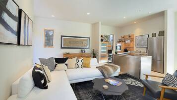 TV connectée, livres, médiathÚque, chaßne hi-fi