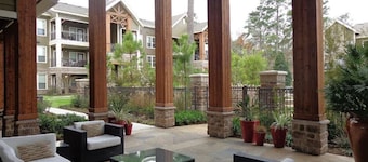 Gorgeous Pool View 1 Bedroom / 1 Bath Condo in The