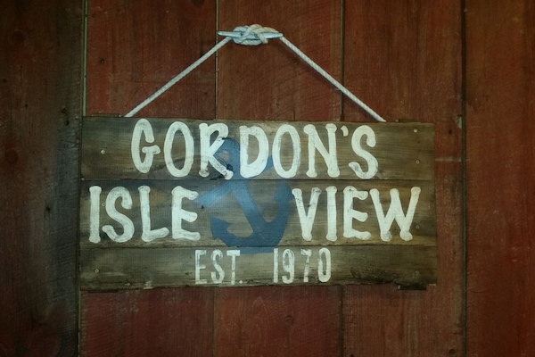 Welcome to our family home, since 1970!