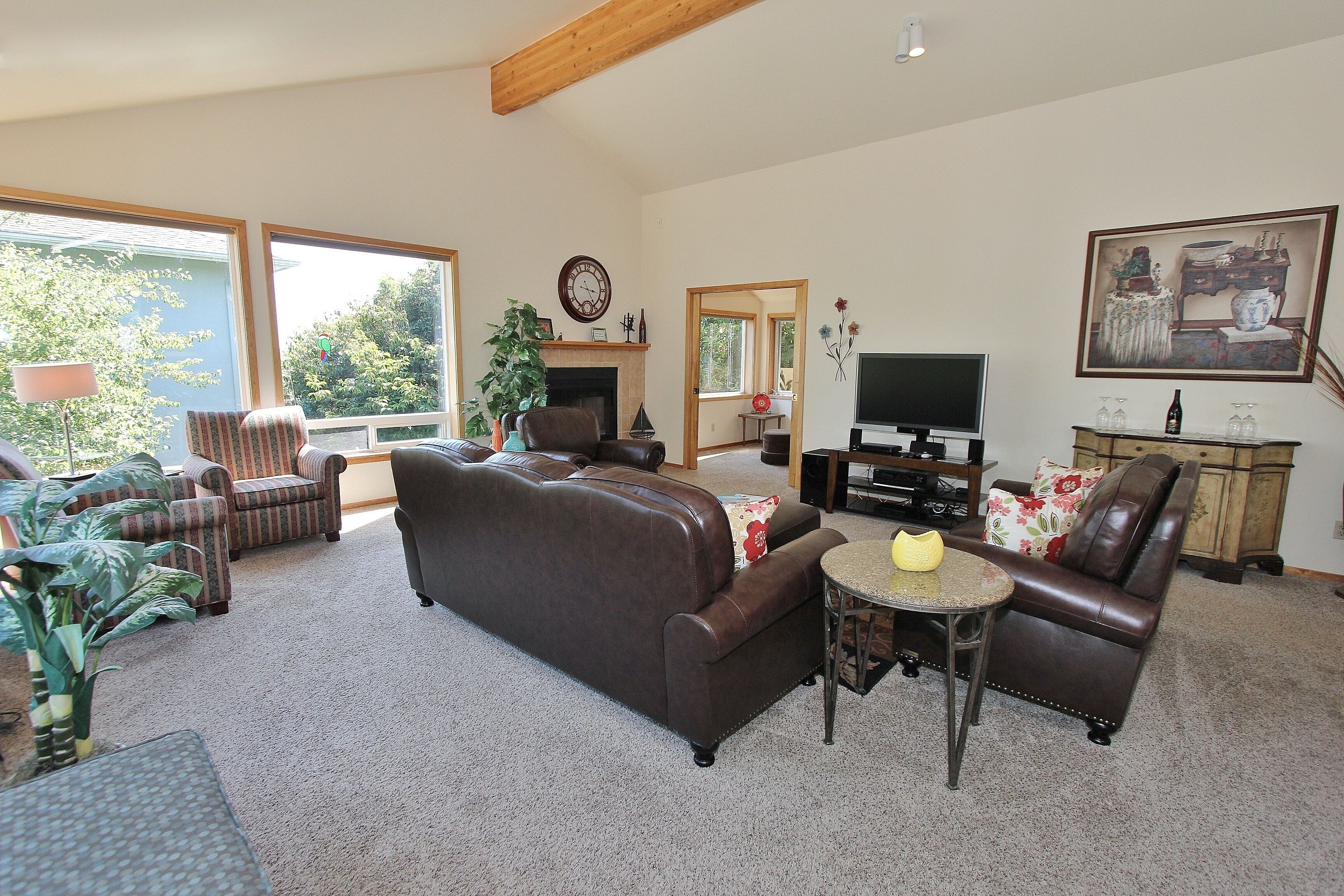 4 Bed 3 Bath Sleeps 8  2 Blocks to Bayfront! Availability for November-December