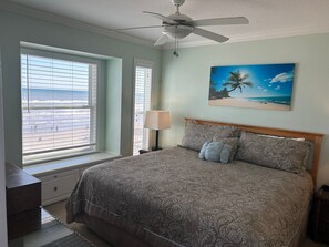 2 slaapkamers, een strijkplank/strijkijzer, gratis wifi, beddengoed