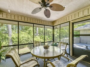 Dining - 44 Old Military - Quiet 3Br Home in the Heart of Sea Pines with Private Pool (Hilton Head Island)
