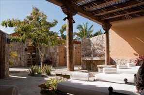 Property grounds - 15% Off Summer Savings, Corner Unit Bldg 4, Beachy Elegant Remodeled 2BR! (Cabo San Lucas)