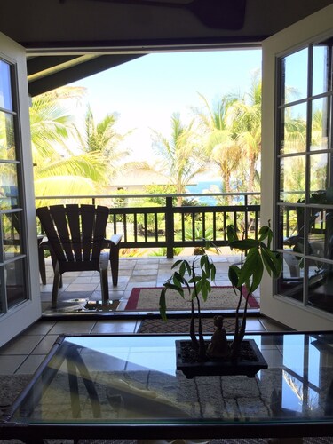 Ocean Views • Whale Watching • Sea Turtles • Sunrise Lanai • King Bed