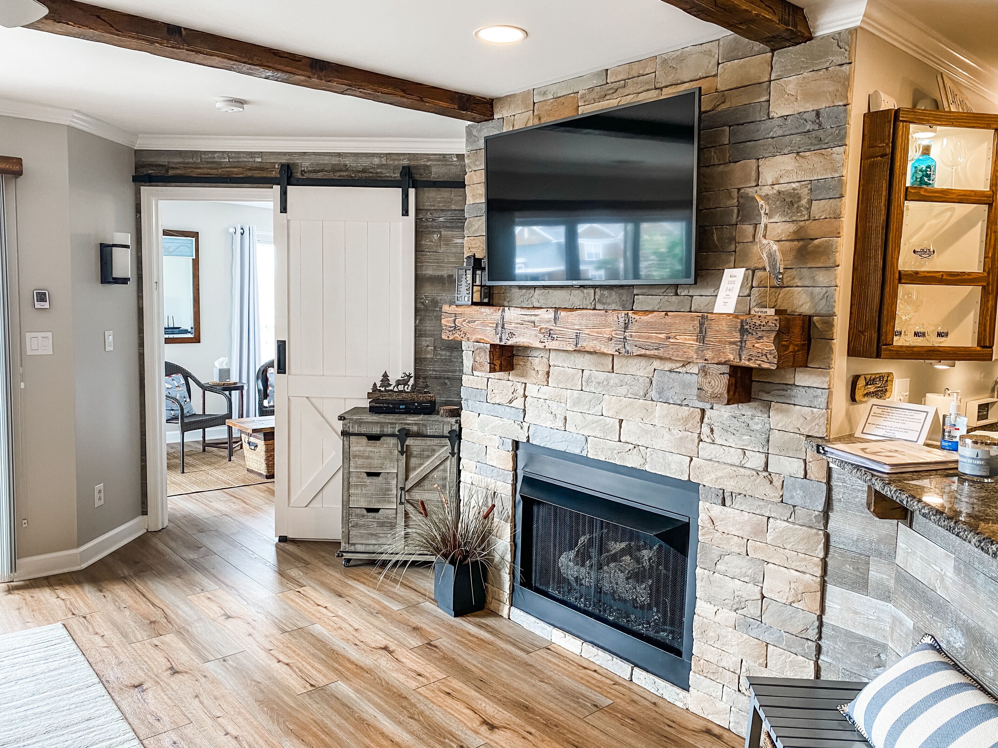 Exceptional listing! Beautiful view of Lake Norman!  “Great Luxury Condo Stay”!