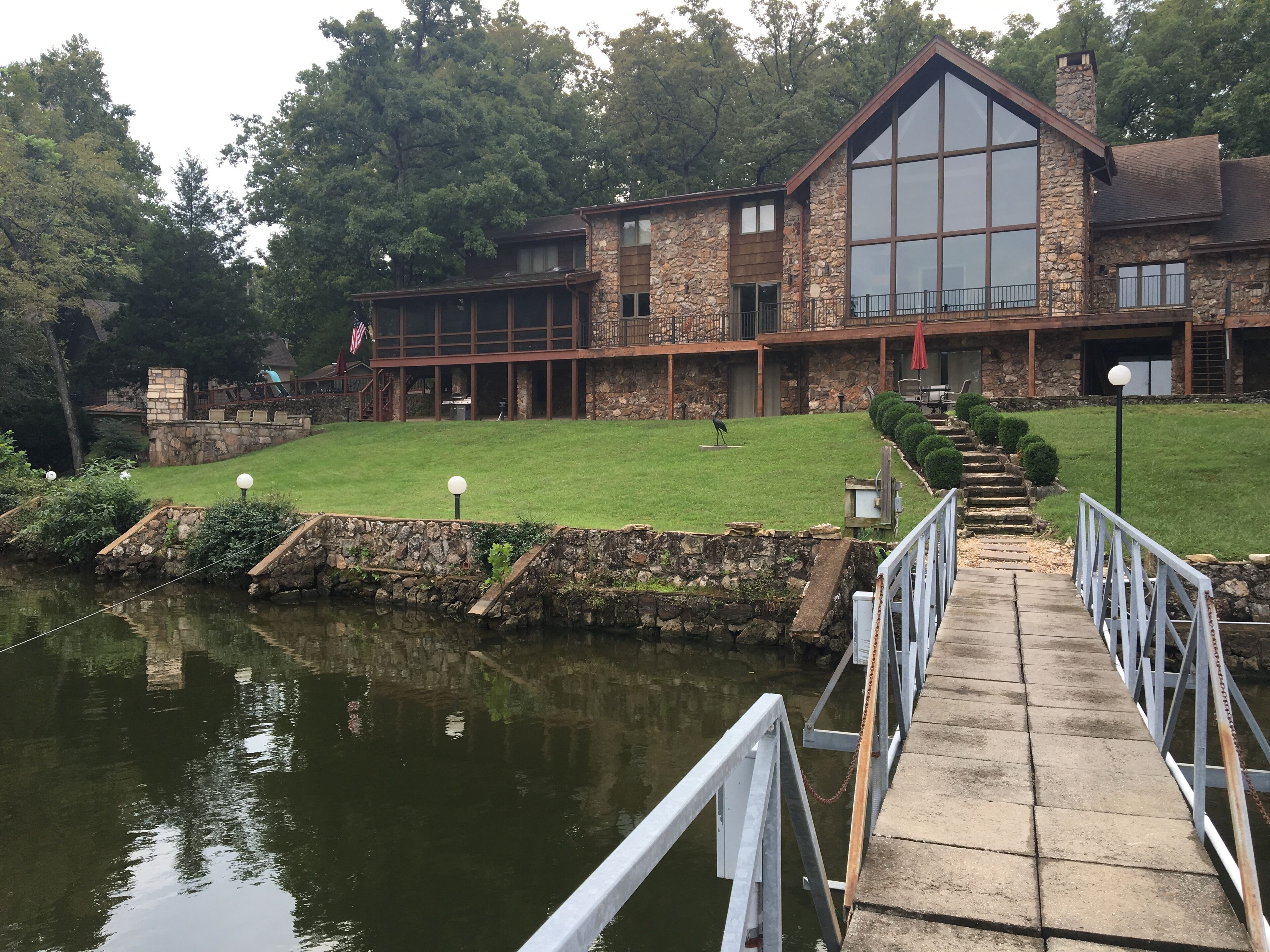 7 BR, 7 BA, Lakefront Estate, Private Pool and Dock