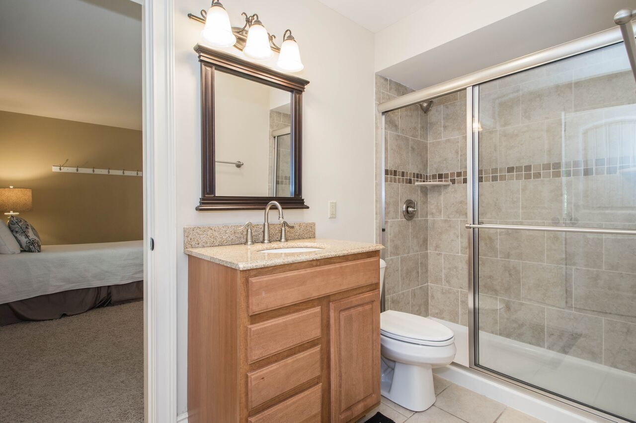 7 BR, 7 BA, Lakefront Estate, Private Pool and Dock