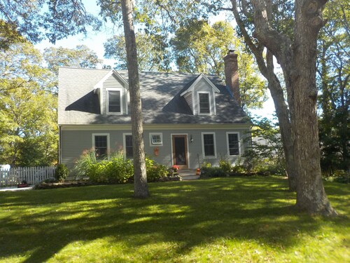Charming Cape Cod Retreat Nestled b/w Mashpee River & Popponesset Bay