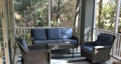 Gorgeous Home 5 minute walk to beach