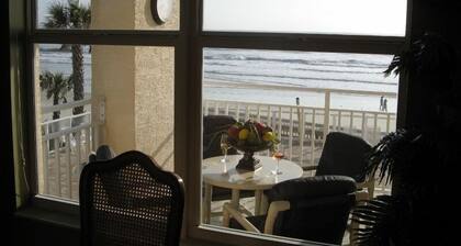 Daytona Beach Opus 2. kerros, 3 vuode 3 kylpy Dir Oceanfront Condo AUGUST LOW RATE